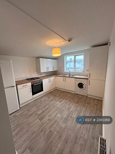 2 Bedroom Flat To Rent In Windsor Road, Ilford, IG1