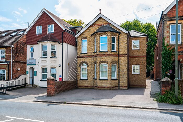 1 Bedroom Flat To Rent In Farnham Road, Guildford, GU2