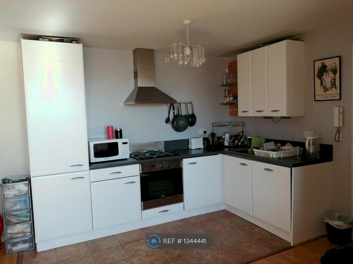 2 Bedroom Flat To Rent In Aspect, Leeds, LS2