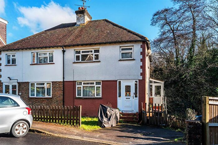 3 Bedroom Semi Detached House For Sale In Johnsdale, Oxted, RH8
