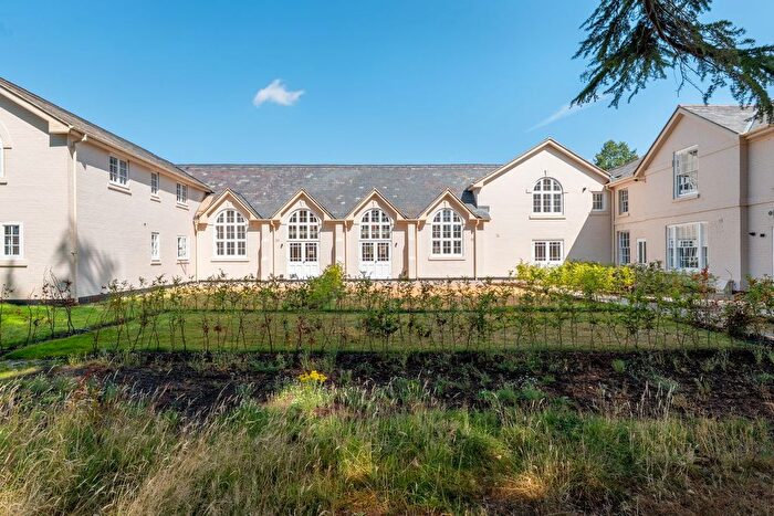 2 Bedroom Flat For Sale In Arden Lawn, Henley In Arden, Warwickshire, B95