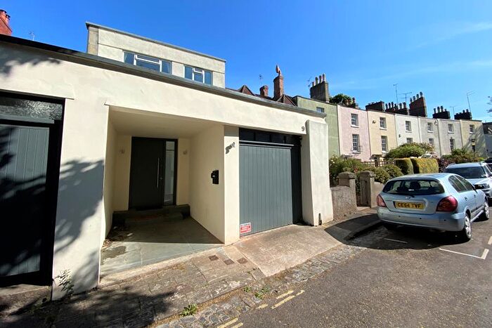 2 Bedroom Apartment To Rent In Westfield Place - Clifton Village, BS8