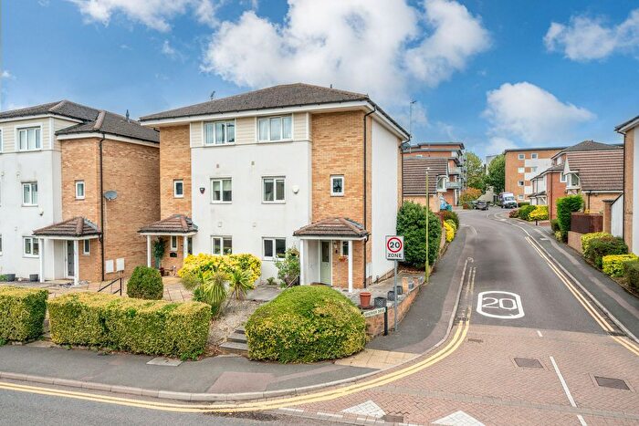 4 Bedroom Semi-Detached House For Sale In Rickmansworth Road, Watford, WD18