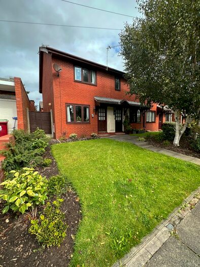 2 Bedroom End Of Terrace House To Rent In Preston Old Road, Blackpool, FY3