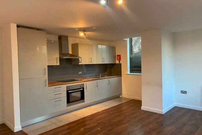 2 Bedroom Flat To Rent In Bromham Road, Bedford, MK40