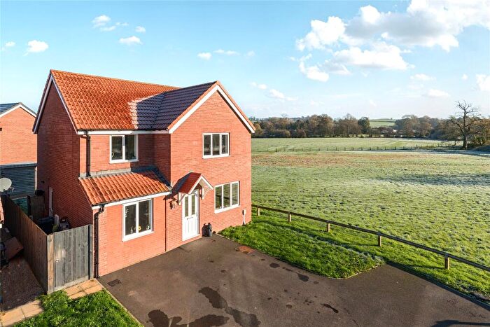 4 Bedroom Detached House For Sale In Willow Walk, Crediton, Devon, EX17