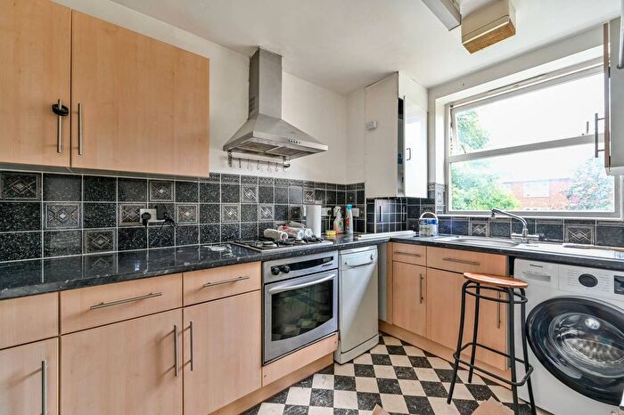 1 Bedroom Flat To Rent In Albion Road, Stoke Newington, London, N16