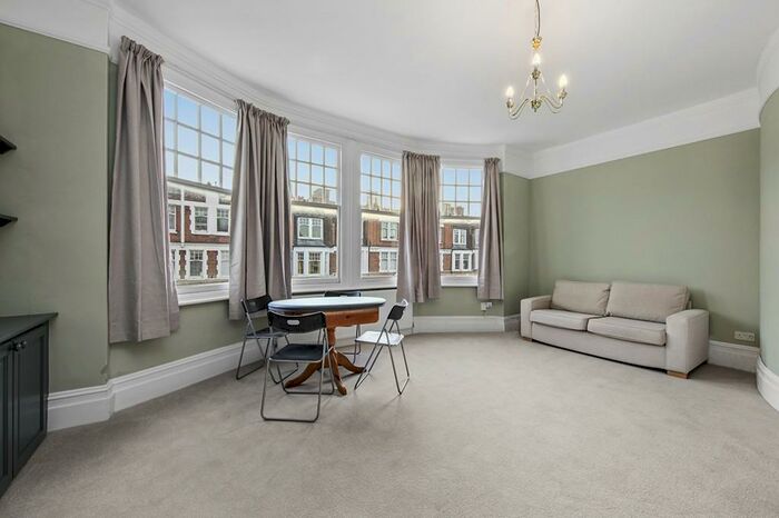 2 Bedroom Flat To Rent In Fortis Green Road, Muswell Hill, London, N10