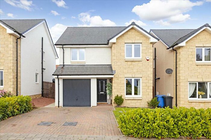 4 Bedroom Detached House For Sale In Cadwell Grove, Gorebridge, EH23