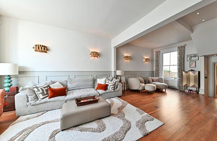 5 Bedroom Terraced House For Sale In Lamont Road, Chelsea, London, SW10