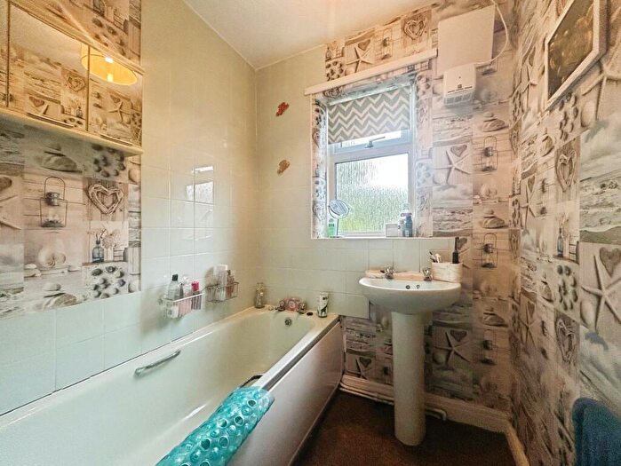 3 Bedroom End Of Terrace House For Sale In First Avenue, Swinton, Manchester, Greater Manchester, M27