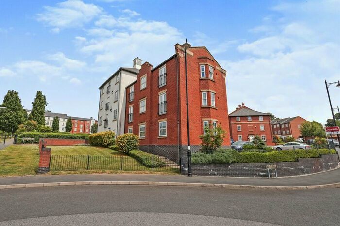 2 Bedroom Apartment To Rent In Horseshoe Crescent, Birmingham, B43