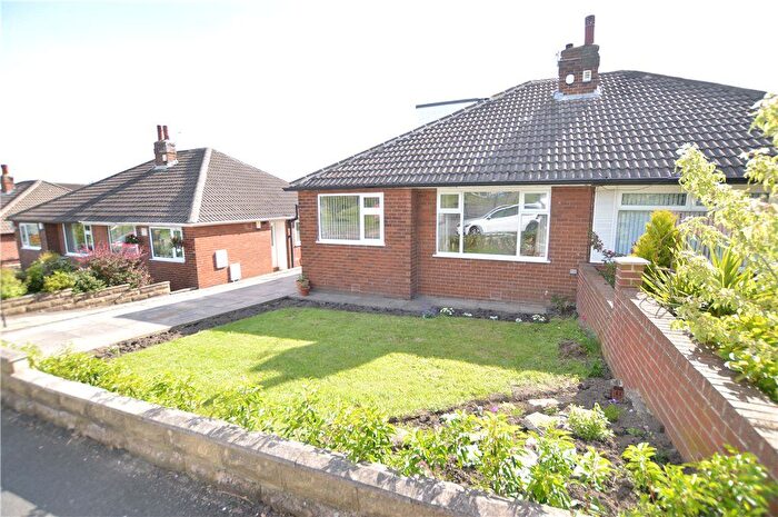 3 Bedroom Bungalow For Sale In Field End Road, Leeds, West Yorkshire, LS15