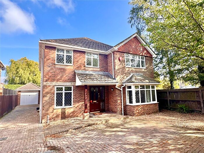 4 Bedroom Detached House For Sale In Stanford Gardens, Lymington, Hampshire, SO41