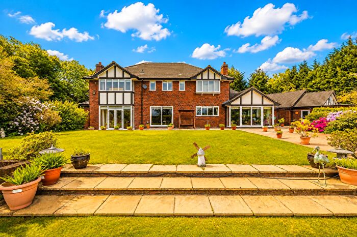 4 Bedroom Detached House For Sale In London Road, Stapeley, Nantwich, Cheshire, CW5