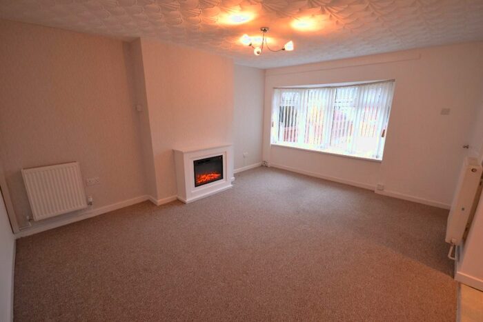 2 Bedroom Bungalow To Rent In Woolacombe Avenue, Sutton Leach, St Helens WA9