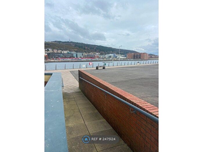 2 Bedroom Flat To Rent In Altamar, Seansea, SA1