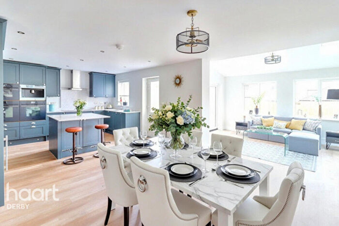 5 Bedroom Detached House For Sale In Peak View, Derbyshire, DE55