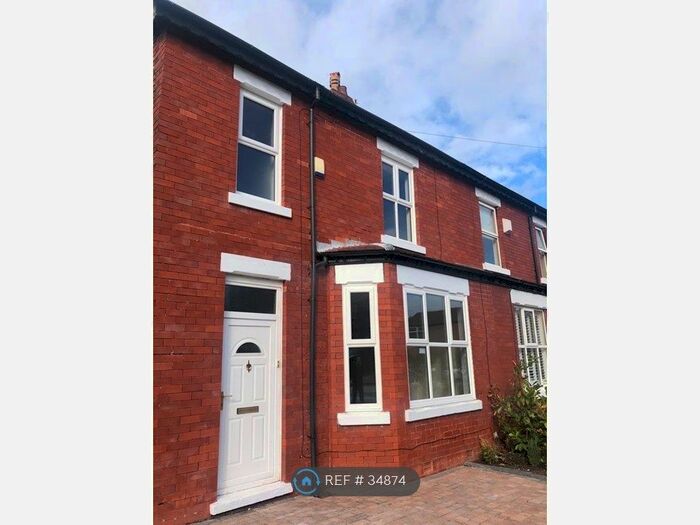 3 Bedroom Semi-Detached House To Rent In Gillbent Road, Cheadle Hulme, Cheadle, SK8