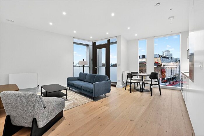 2 Bedroom Flat To Rent In Pear Place, Waterloo, London, SE1