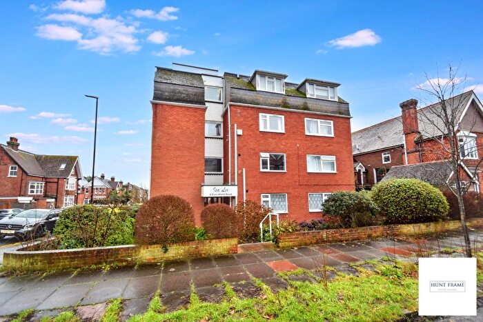 2 Bedroom Flat For Sale In Eversfield Road, Eastbourne, BN21