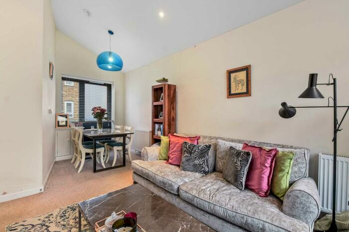 2 Bedroom Detached House To Rent In Canal Street, Jericho, OX2