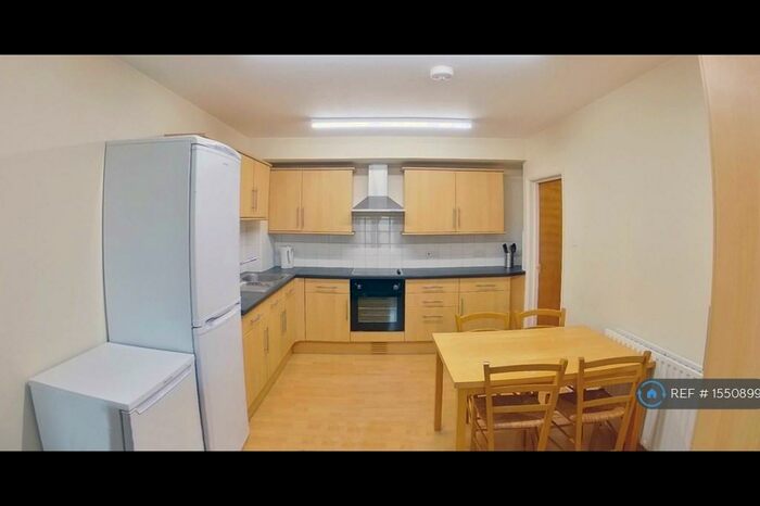 4 Bedroom Flat To Rent In Upper Shaftesbury Avenue, Southampton, SO17