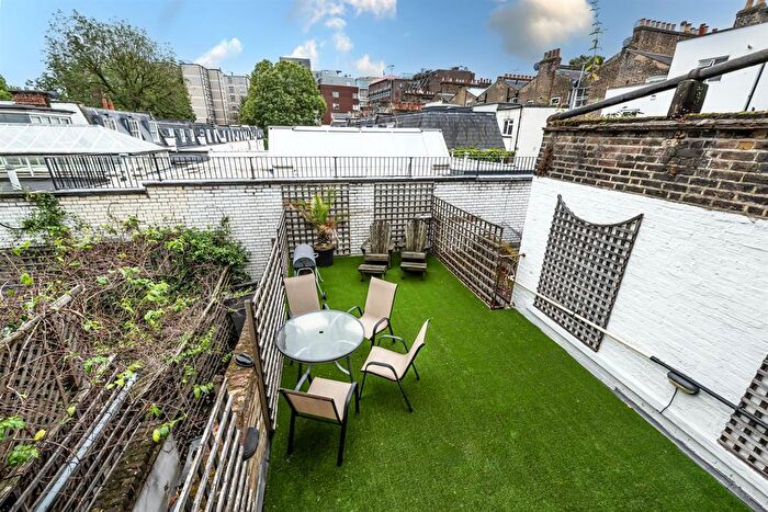 2 Bedroom Maisonette For Sale In Napier Road, London, W14