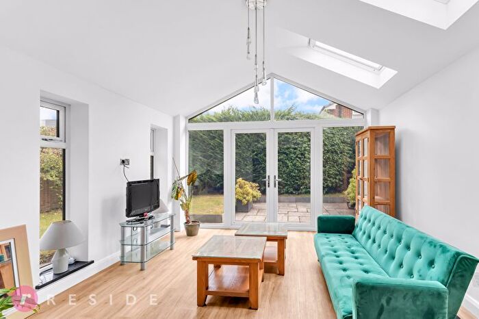 4 Bedroom Detached House For Sale In Tern Close, Bamford, Rochdale, OL11