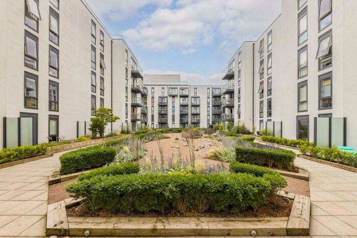 2 Bedroom Flat To Rent In Central Street, Clerkenwell, EC1V