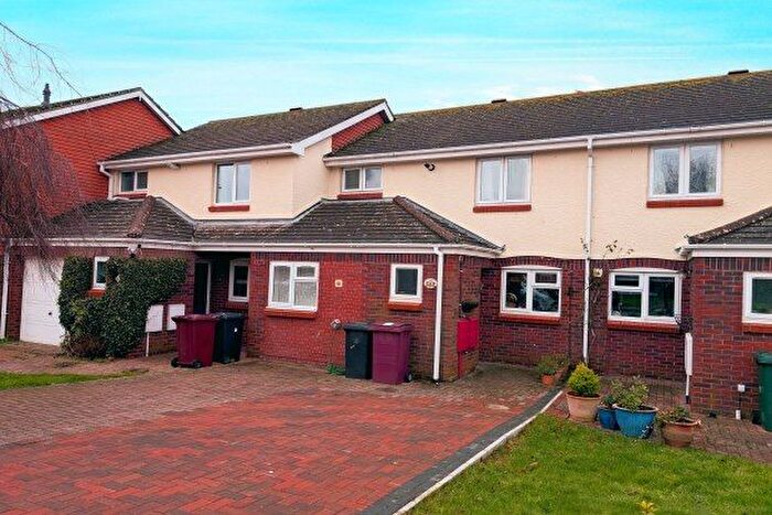 4 Bedroom Property To Rent In Waterside Drive, Chichester, PO19