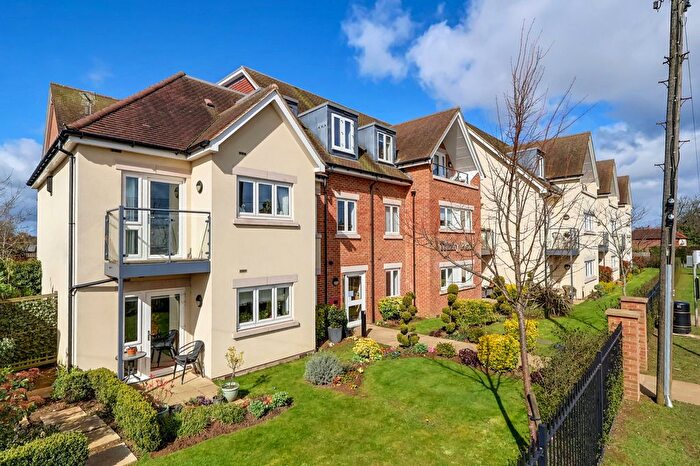 2 Bedroom Flat For Sale In Trinity Place, Beaumont Way, Hazlemere, High Wycombe, HP15