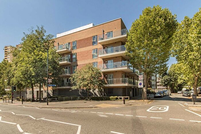 2 Bedroom Flat To Rent In Rosemont Road, Acton, W3