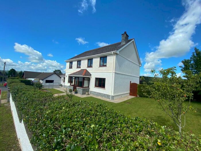 4 Bedroom Detached House For Sale In Penrhiwllan, Llandysul, SA44