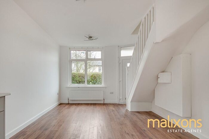 2 Bedroom Detached House For Sale In Derinton Road, London, SW17