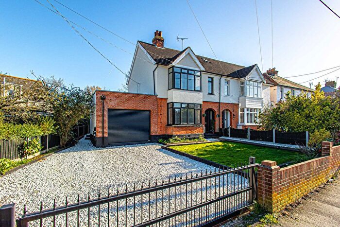 3 Bedroom Semi Detached House For Sale In Queens Road, Rayleigh, SS6