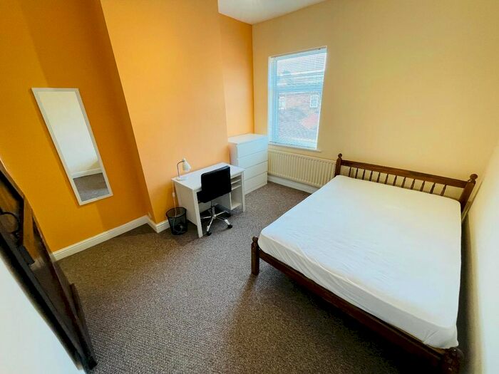 3 Bedroom Property To Rent In Cauldon Road, Stoke-On-Trent, ST4