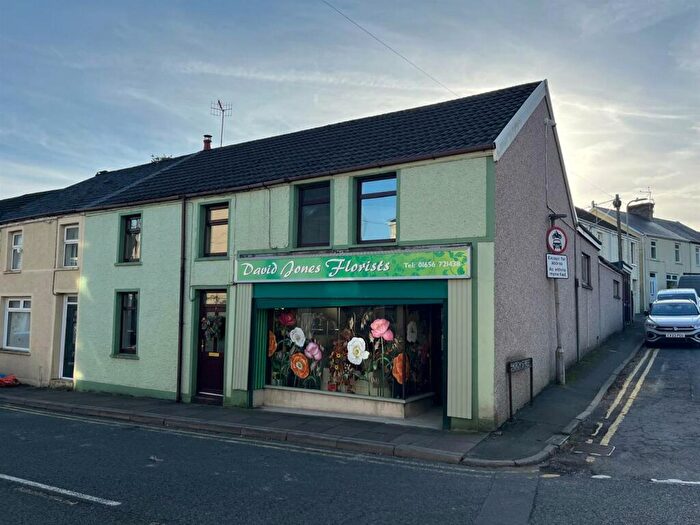 3 Bedroom End Of Terrace House For Sale In - Bridgend Road, Aberkenfig, Bridgend, CF32