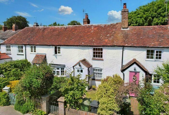 2 Bedroom Cottage For Sale In Bentley, Farnham, GU10