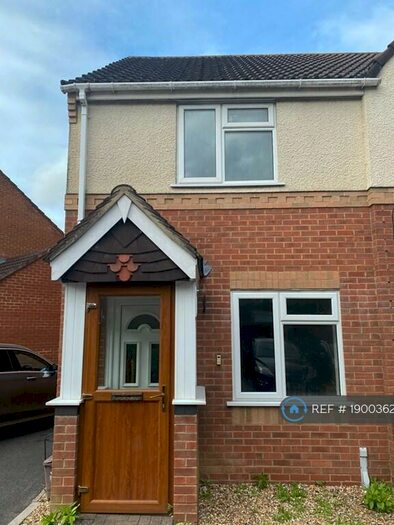 2 Bedroom End Of Terrace House To Rent In Gillingham, Gillingham, SP8