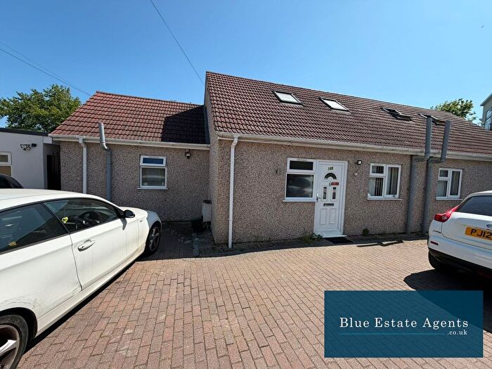 4 Bedroom Semi Detached Bungalow To Rent In Worthing Road, Hounslow, TW5