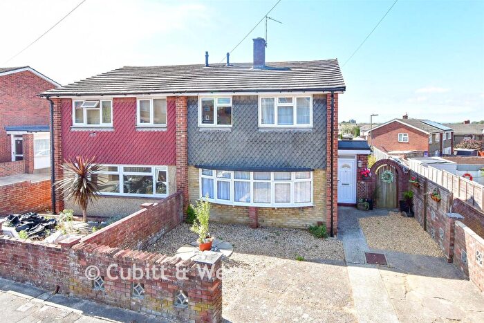 3 Bedroom Semi-Detached House For Sale In Oakshott Drive, West Leigh, Havant, Hampshire, PO9