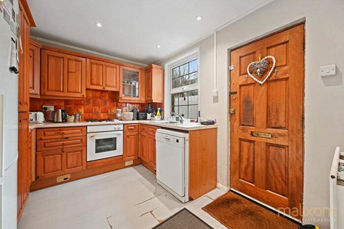 2 Bedroom Maisonette For Sale In Beulah Road, Thornton Heath, CR7