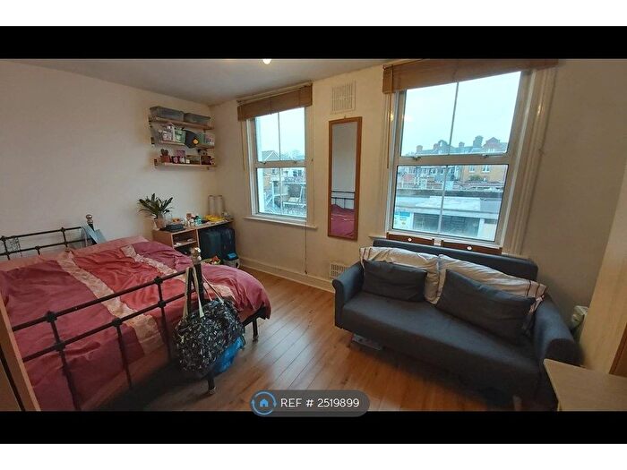 1 Bedroom Flat To Rent In Railton Rd, London, SE24