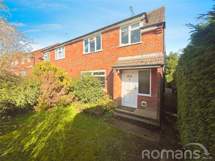3 Bedroom Semi-Detached House For Sale In Old Park Close, Farnham, Surrey, GU9