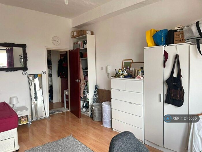 Studio To Rent In Moss Lane East, Manchester, M14