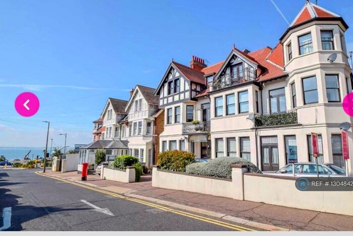 2 Bedroom Flat To Rent In Winton Hall, Westcliff-On-Sea, SS0