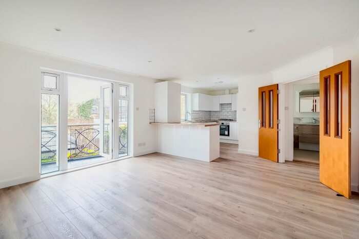 1 Bedroom Flat To Rent In Rubens Place, London, SW4