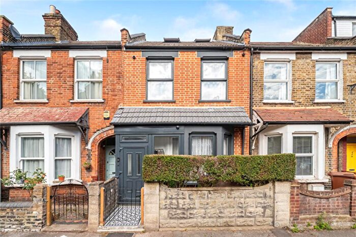 5 Bedroom Terraced House For Sale In Cassiobury Road, Walthamstow, London, E17