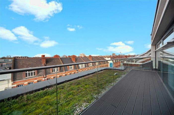 2 Bedroom Flat To Rent In Montserrat Road, Putney, London, SW15